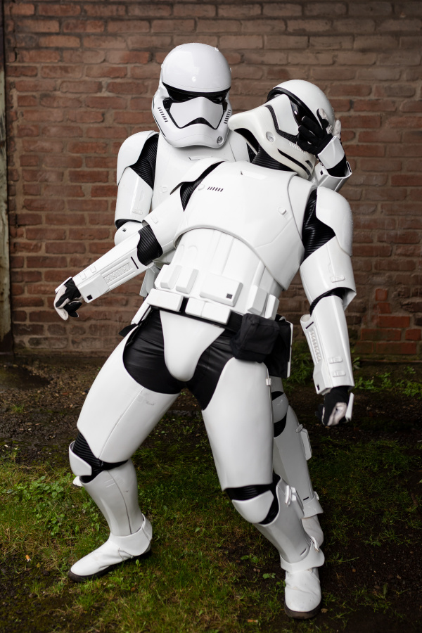 fantatrooper_cosplay & moplasique as Stormtrooper